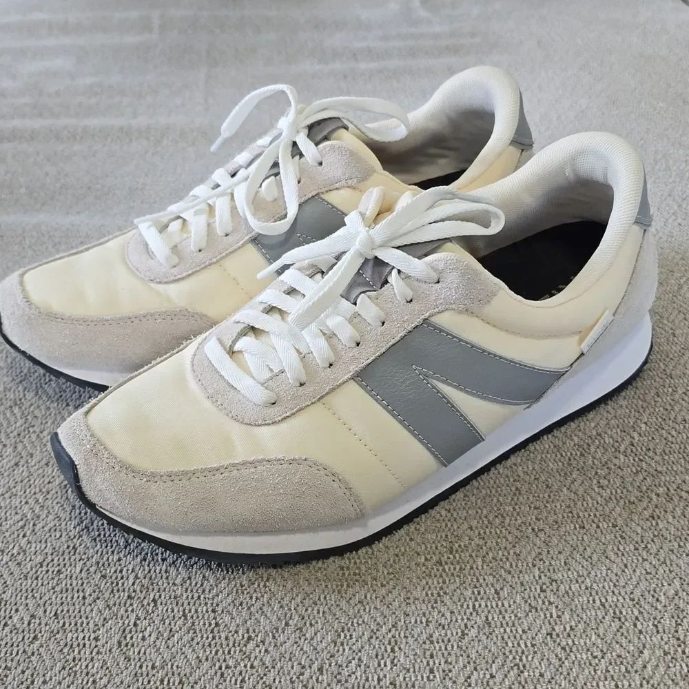 Kizik Milan Nylon And Suede Mist Gray and Cream Unisex Sneakers - Size 10.5 Mens